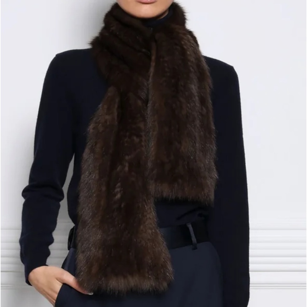 Pologeorgis THE FLARE KNITTED Mink/sable scarf in black